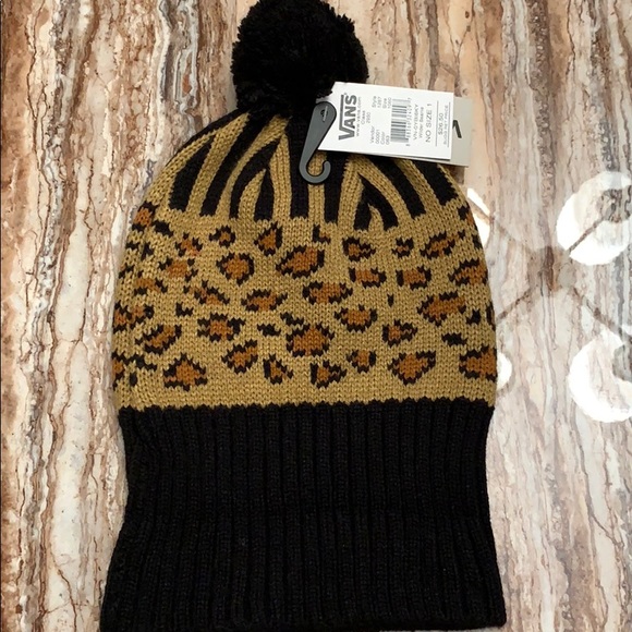 Vans Accessories - Vans leopard hat.